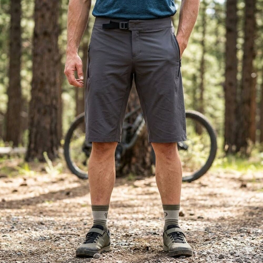 Pearl Izumi Elevate Shell Shorts Mens 34 Gray Cycling MTB Spell Out Performance